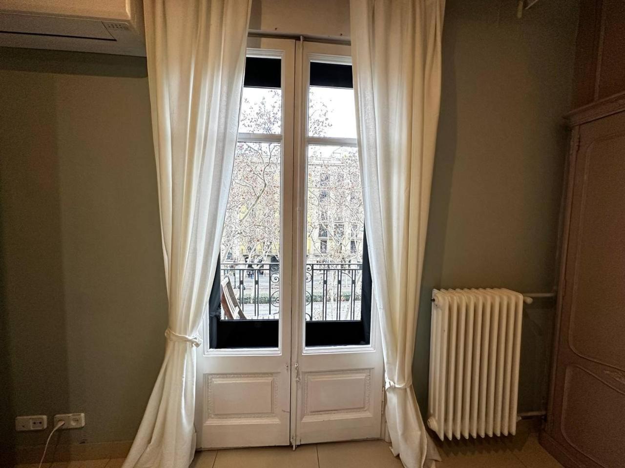 Rooms Gran Via Барселона Экстерьер фото